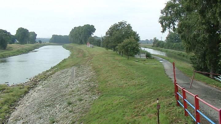 DSC00345.JPG - Řeka Morava a Baťův kanál
